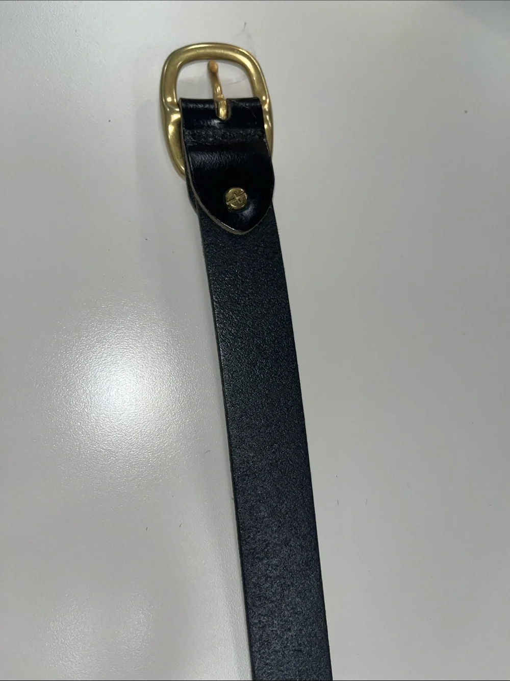 Source Unknown Black Leather Belt with Brass-Tone Buckle